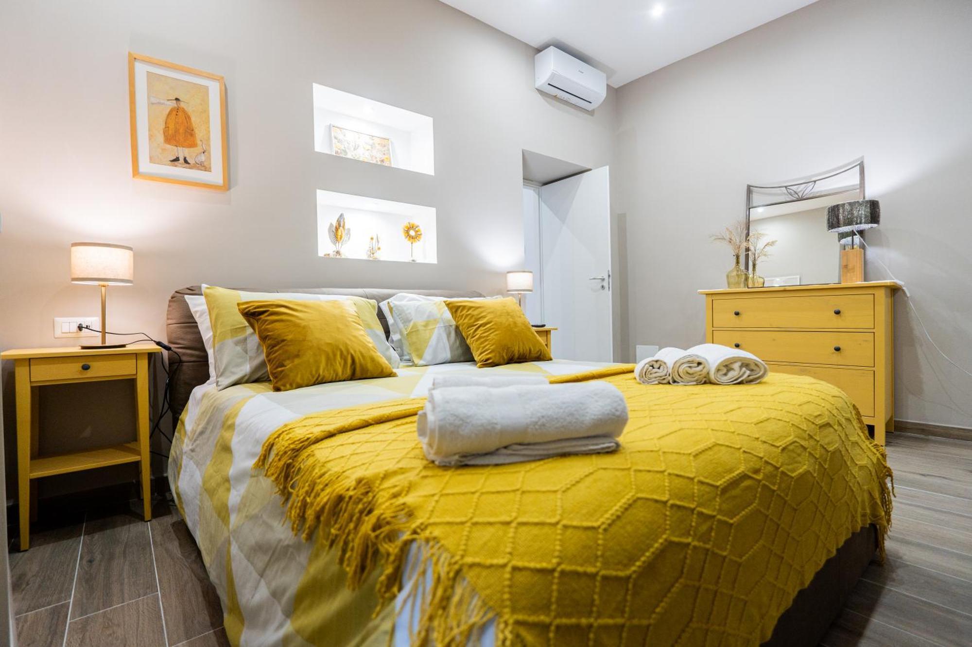 La Casa Di Bianca - Modern Suites Near Plebiscito Наполи Екстериор снимка