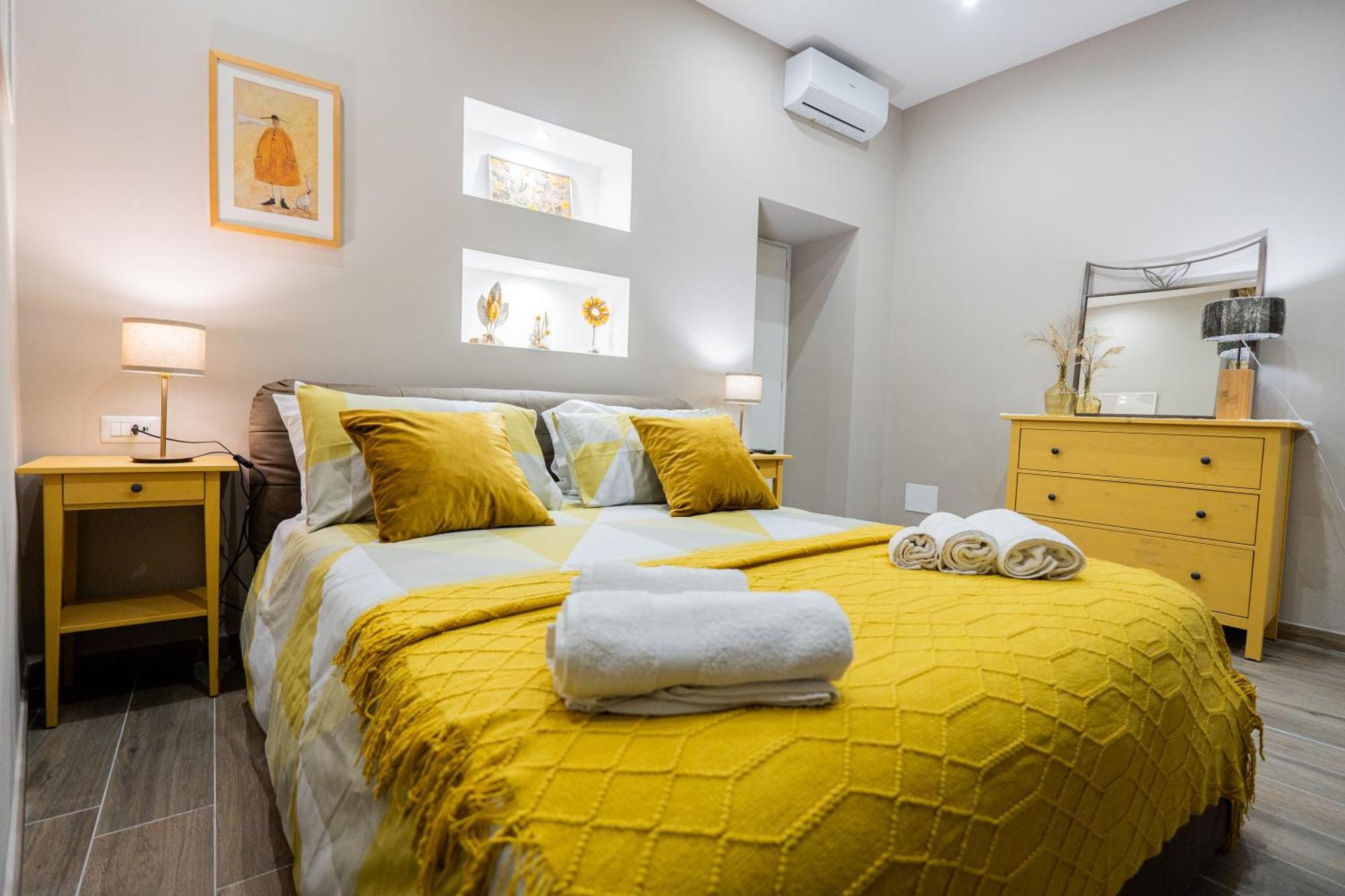 La Casa Di Bianca - Modern Suites Near Plebiscito Наполи Екстериор снимка