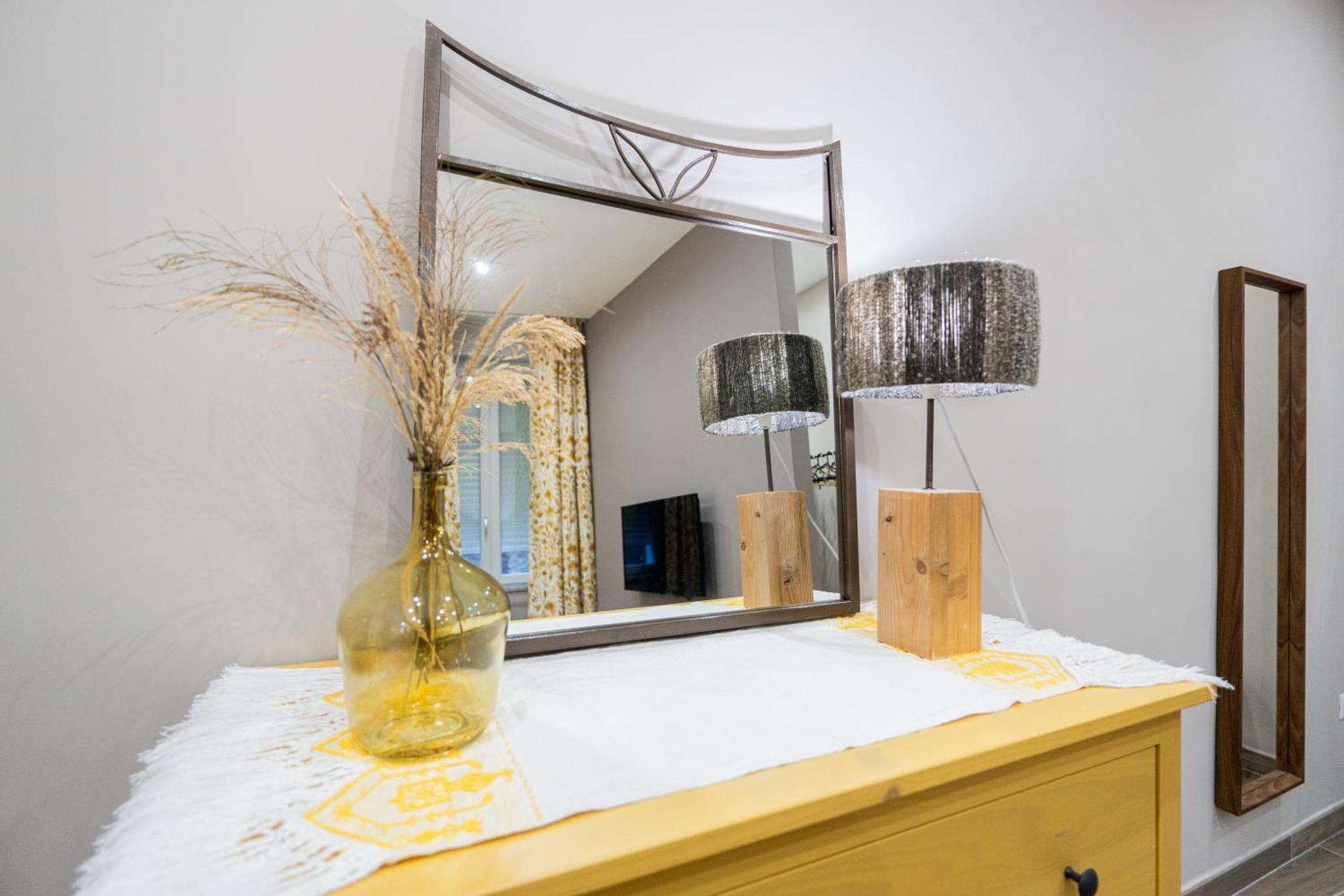 La Casa Di Bianca - Modern Suites Near Plebiscito Наполи Екстериор снимка