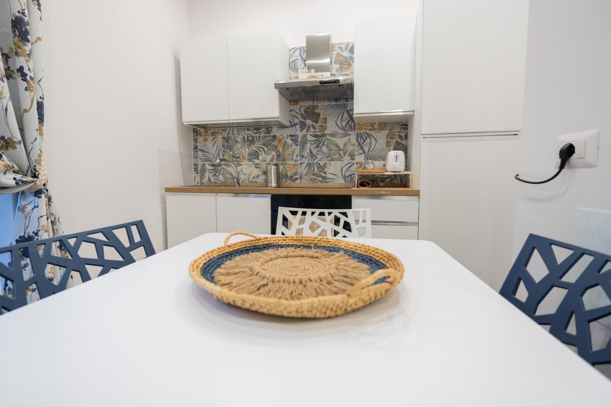 La Casa Di Bianca - Modern Suites Near Plebiscito Наполи Екстериор снимка