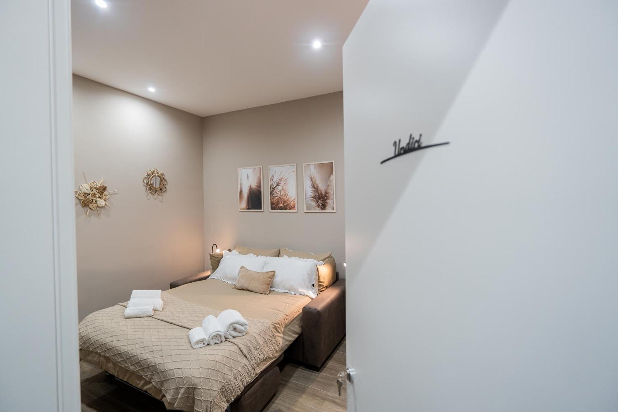La Casa Di Bianca - Modern Suites Near Plebiscito Наполи Екстериор снимка