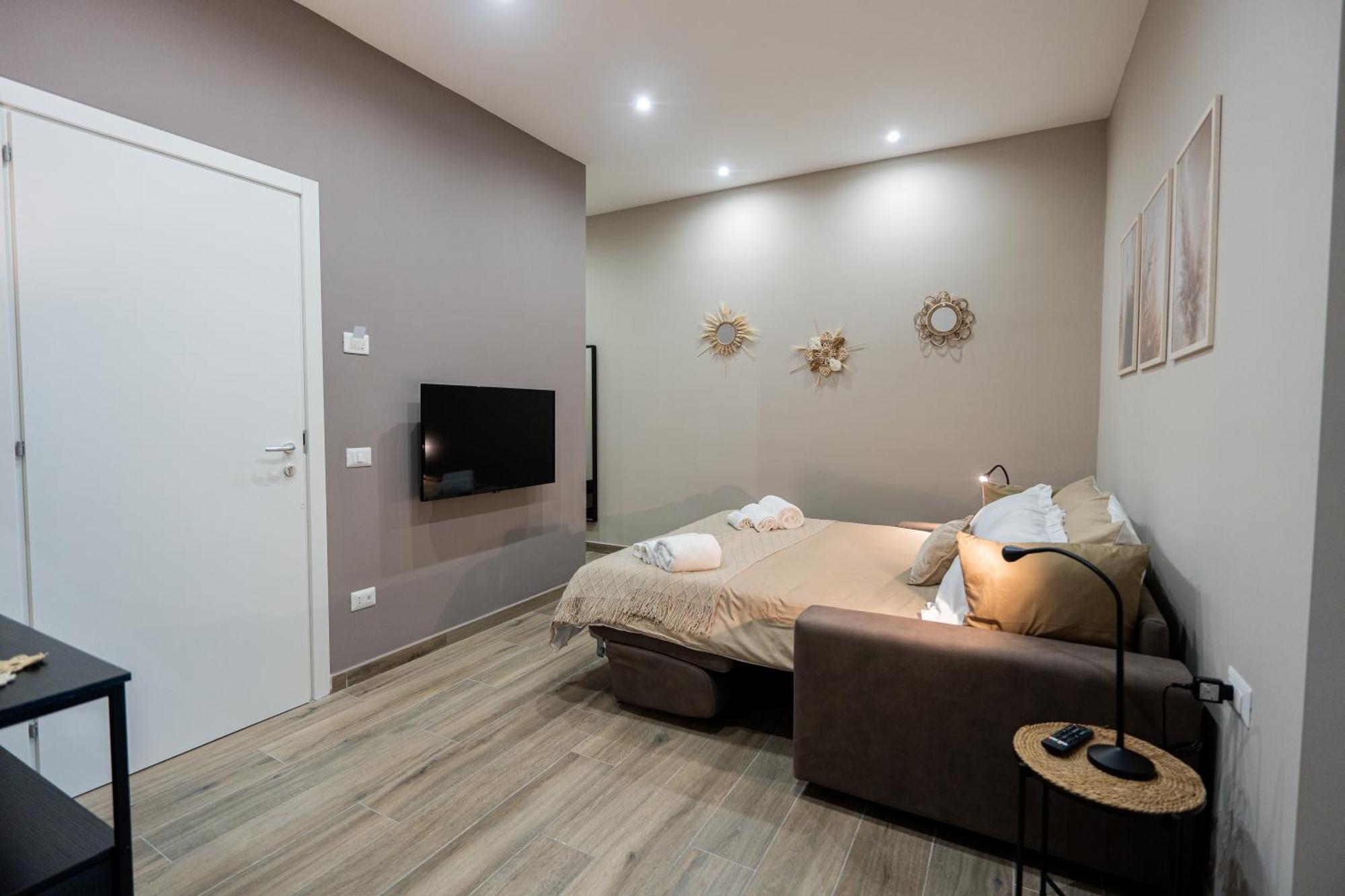 La Casa Di Bianca - Modern Suites Near Plebiscito Наполи Екстериор снимка