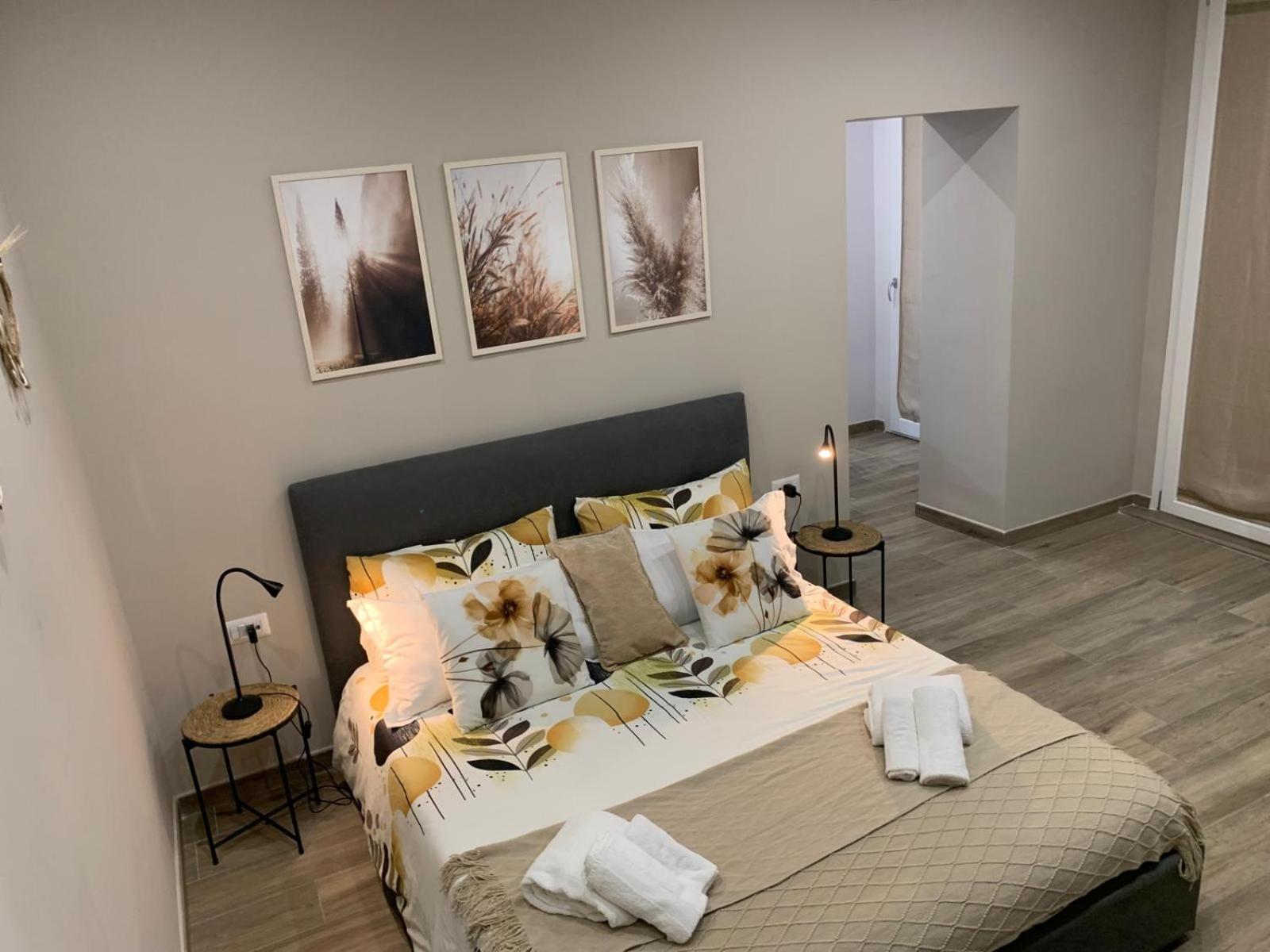 La Casa Di Bianca - Modern Suites Near Plebiscito Наполи Екстериор снимка
